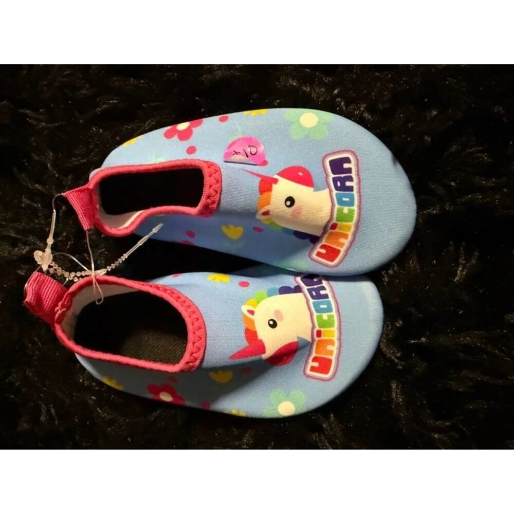 Unicorn water shoes for toddler - size 7